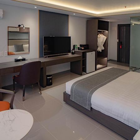 Subic Riviera Hotel And Residences Olongapo Εξωτερικό φωτογραφία